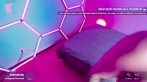 Lunita  online show from February 11, 2025, 7:23 am