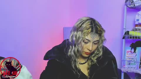 Lunita  online show from November 3, 2025, 1:19 am