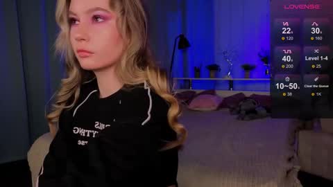 Bella online show from November 27, 2025, 2:30 pm