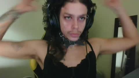 Snapshot of _besta chatting on June 21, 2026, 11:07 pm _besta online show from June 21, 2026, 11:07 pm