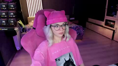 Snapshot of _black_fox__ chatting on May 22, 2026, 11:21 pm Olivia Subscribe to my Fansly - online show from May 22, 2026, 11:21 pm