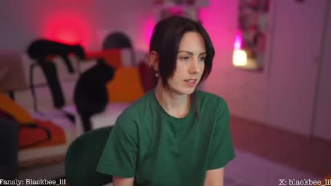 Lili online show from April 15, 2026, 8:54 am