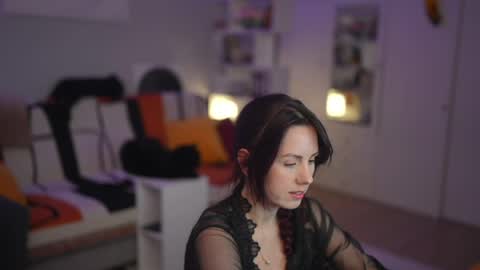 Snapshot of _blackbee_ chatting on April 20, 2026, 9:23 am Lili online show from April 20, 2026, 9:23 am