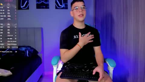 Snapshot of _blake_boy chatting on October 10, 2025, 5:06 am _blake_boy online show from October 10, 2025, 5:06 am