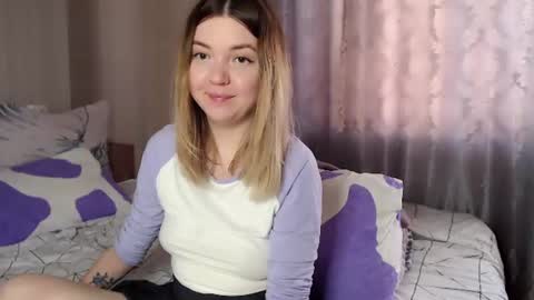 Snapshot of _blonde_barbie_ chatting on July 3, 2026, 12:11 pm Elizabeth online show from July 3, 2026, 12:11 pm