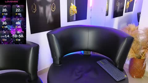 Brenna online show from February 5, 2025, 8:35 pm