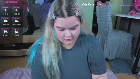 Snapshot of _candym1lky_ chatting on November 21, 2025, 6:34 am _candym1lky_ online show from November 21, 2025, 6:34 am