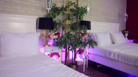 _carlawhite_ online show from November 19, 2025, 4:45 am