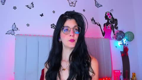 Snapshot of _caro_lyne_ chatting on April 19, 2026, 9:17 pm Carolina online show from April 19, 2026, 9:17 pm