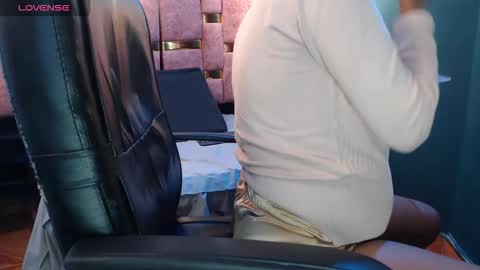 Caroline online show from April 18, 2026, 10:30 am