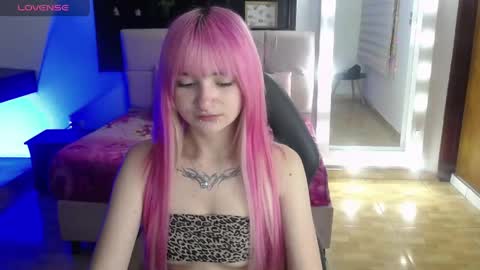 Snapshot of _charlotte_collins_ chatting on May 5, 2026, 3:53 pm _charlotte_collins_ online show from May 5, 2026, 3:53 pm