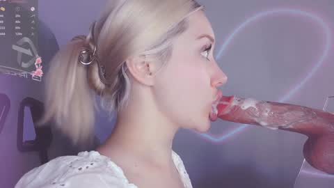 Angelina online show from December 11, 2024, 4:20 pm