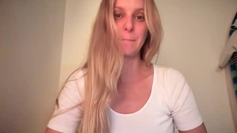 Chelsea xo online show from December 14, 2025, 5:35 am