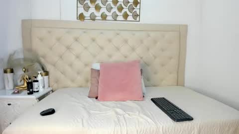 Snapshot of _chloe_adams chatting on February 19, 2025, 12:00 pm Chloe online show from February 19, 2025, 12:00 pm