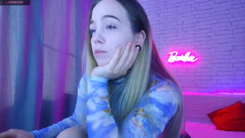 Nica online show from November 1, 2025, 4:58 am