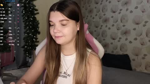 _cute_ice online show from December 19, 2024, 4:34 am