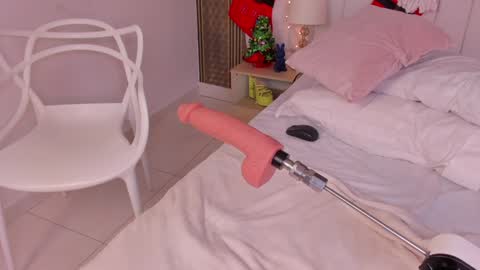 Dakota online show from December 9, 2024, 9:48 pm