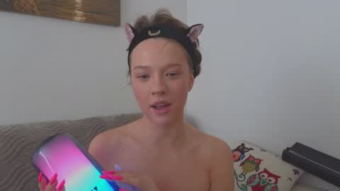 DemiDee online show from March 14, 2026, 8:20 am