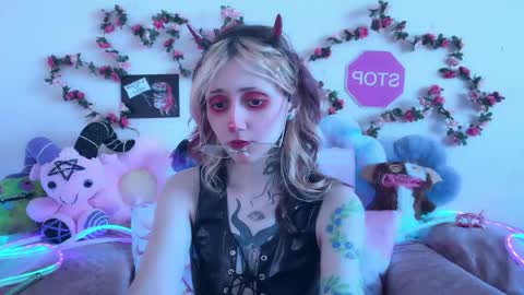 Snapshot of _devilbaby chatting on May 19, 2026, 1:56 am Kate online show from May 19, 2026, 1:56 am