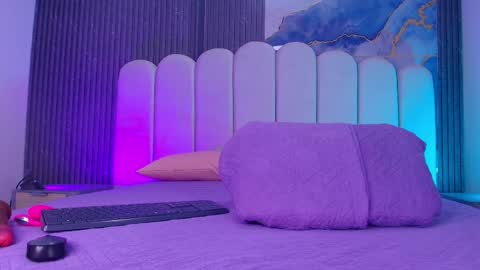 Dione online show from April 7, 2026, 7:14 pm