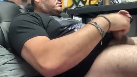 Snapshot of _direwolf_ chatting on December 8, 2024, 8:36 pm _direwolf_ online show from December 8, 2024, 8:36 pm