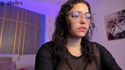 Abril online show from December 21, 2025, 3:08 pm