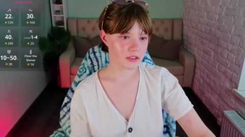 Luna    online show from April 21, 2026, 2:01 pm