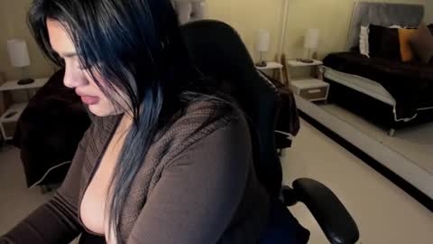 Dulcinea online show from September 10, 2025, 2:22 am