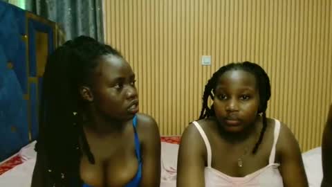 Snapshot of _elinah chatting on November 25, 2025, 4:01 am Elinah online show from November 25, 2025, 4:01 am