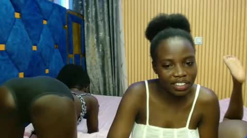 Snapshot of _elinah chatting on November 30, 2025, 4:22 pm Elinah online show from November 30, 2025, 4:22 pm