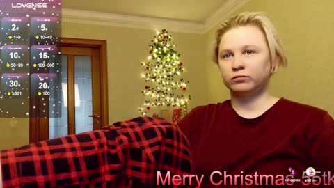 chloue and Gretta online show from December 22, 2024, 9:53 pm