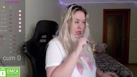 chloue and Gretta online show from February 9, 2025, 4:14 am