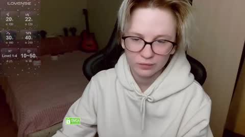 chloue and Gretta online show from April 26, 2026, 8:06 pm