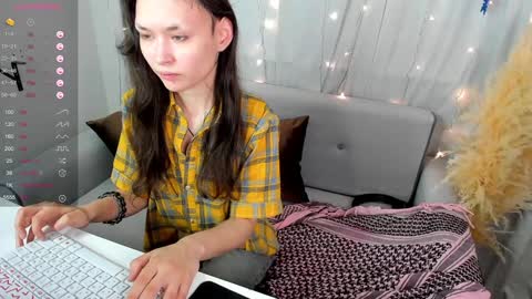 _emily__strike_ online show from December 19, 2024, 9:40 am