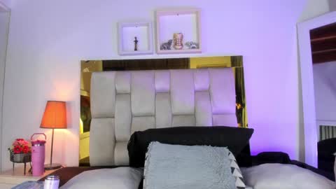 Isabella online show from January 3, 2025, 12:08 pm