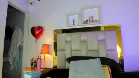 Isabella online show from February 21, 2025, 12:06 pm