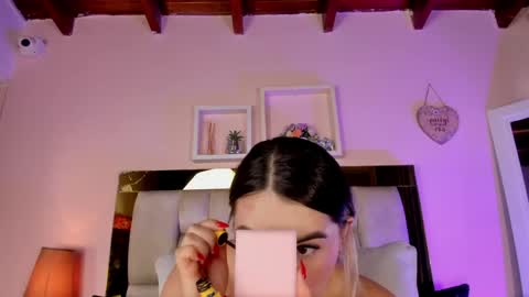 Isabella online show from April 20, 2026, 12:08 pm