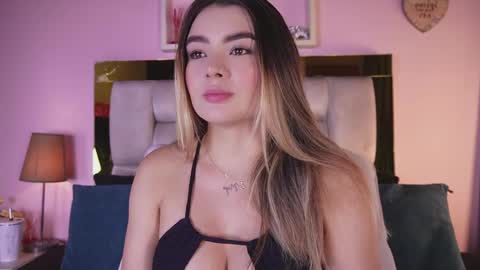 Isabella online show from June 4, 2026, 12:11 pm