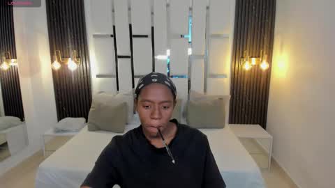 Emma online show from November 25, 2025, 1:55 pm