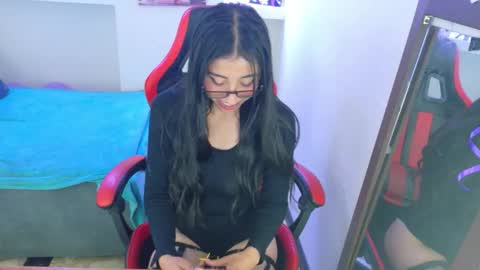 Snapshot of _emmaa_harper chatting on October 12, 2025, 7:51 am Emmaa Harper3 online show from October 12, 2025, 7:51 am