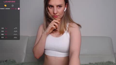 _esmeraldiyaa_ online show from January 23, 2025, 12:04 am