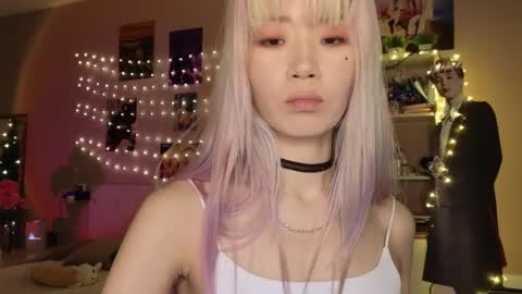 EveEva online show from February 17, 2026, 5:37 am