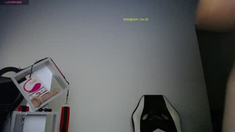  Exa help me position myself with your thumb up thanks  online show from January 8, 2025, 3:40 am