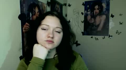 Alice online show from December 5, 2025, 7:28 am