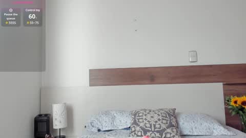 Snapshot of _fullmoon chatting on January 12, 2025, 9:19 pm  fullmoon online show from January 12, 2025, 9:19 pm