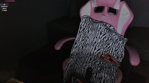 Snapshot of _gala__ chatting on December 6, 2024, 9:54 am we are hot friends online show from December 6, 2024, 9:54 am