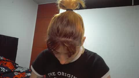 Mia-foster online show from March 31, 2026, 1:51 am