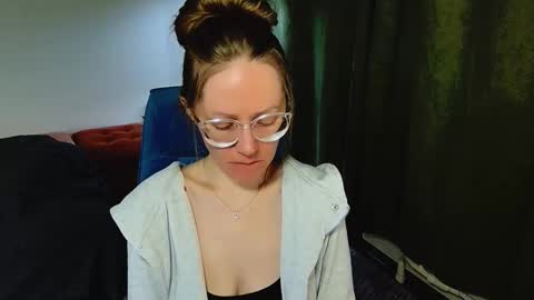 Snapshot of _goldilocks__ chatting on September 27, 2025, 7:24 am _goldilocks__ online show from September 27, 2025, 7:24 am