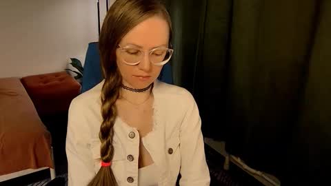 Snapshot of _goldilocks__ chatting on October 2, 2025, 8:43 am _goldilocks__ online show from October 2, 2025, 8:43 am