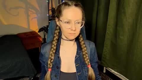 Snapshot of _goldilocks__ chatting on October 7, 2025, 4:15 pm _goldilocks__ online show from October 7, 2025, 4:15 pm